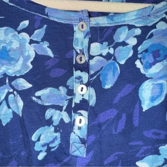SUNDANCE Rosey Delights Henley Metallic Buttons Floral Top Blue Size Medium - Picture 9 of 14